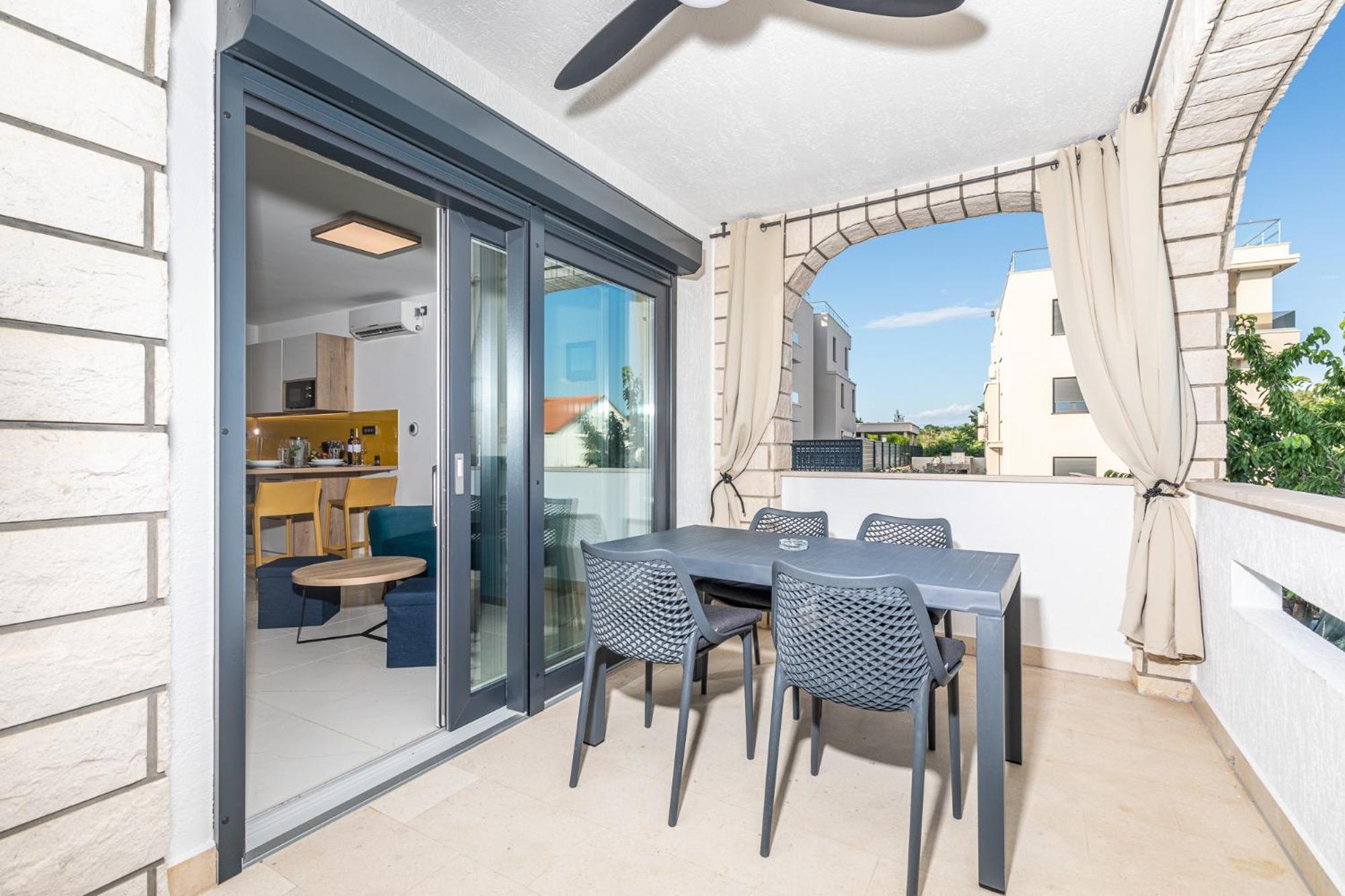 Apartments Albert * Krk Town